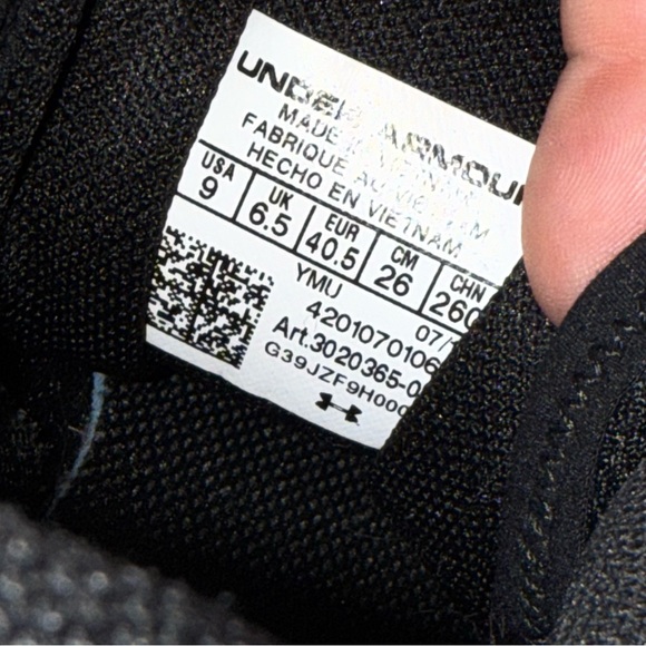 Under Armour women’s size 9 black shoes - Picture 7 of 7